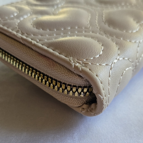 Betsey Johnson Tan Heart Quilted Wristlet with Gold Bow - Picture 6 of 9